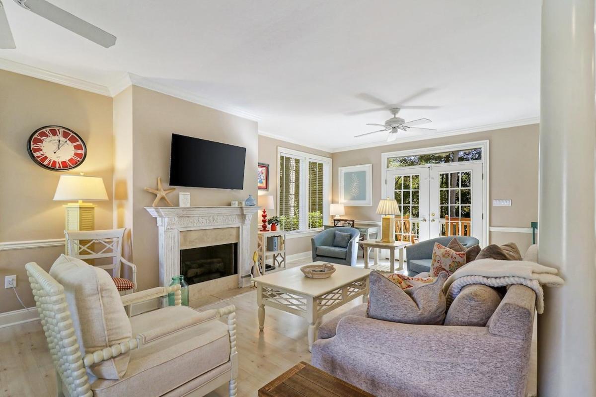 6 Bd 4 And One Half Bath Family Friendly Beach Home With Heated Pool Just A Block To The Beach ヒルトンヘッドアイランド エクステリア 写真